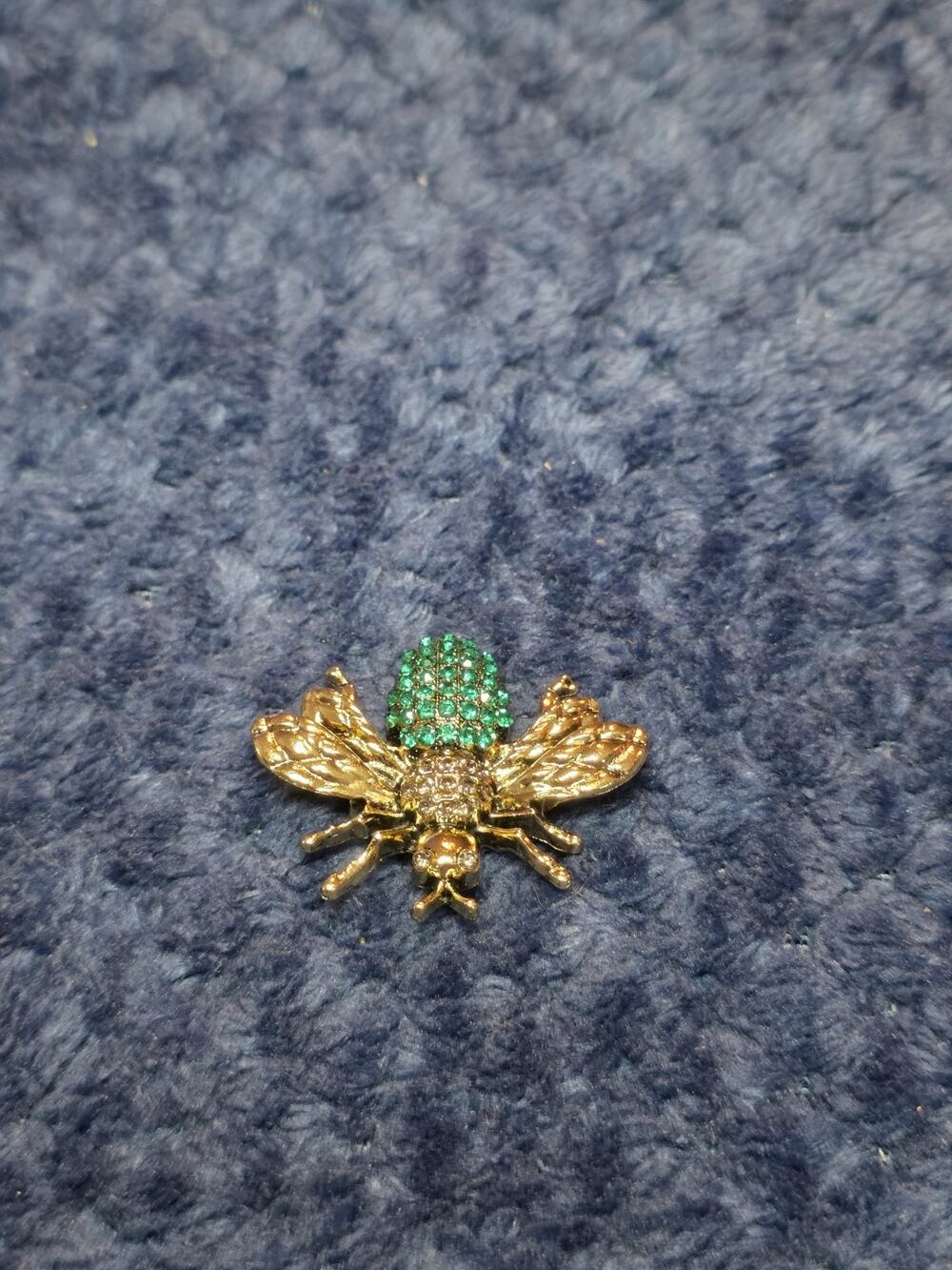Vintage Gold Tone Pave Green Crystal Rhinestone Bumble Bee Brooch Insect Pin